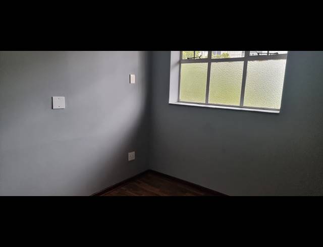 3 BEDROOM FLAT RENTED IN SUNNYSIDE